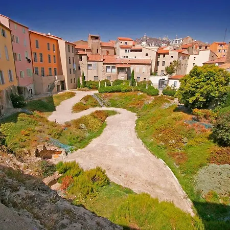 Le Transversal 2 -balcon-garage Privé Optionnel -centre Historique -plages à 21km ! Appartamento