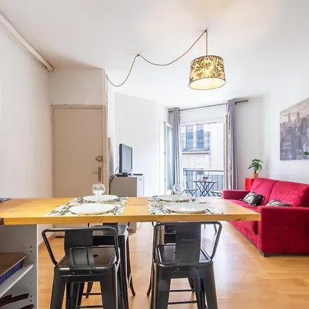 Pillement 2-t2-balcon Avec Garage Privé Optionnel-centre Historique Et Plages à 21km ! Apartamento *